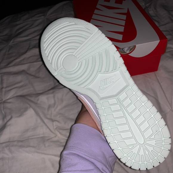 Womens Nike Dunk Low Barley Green - Picture 3 of 5